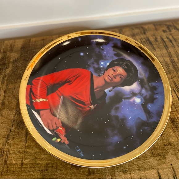 Star Trek Uhura 25th Anniversary Plate #4551D – COA & Box Included - Picture 4 of 8